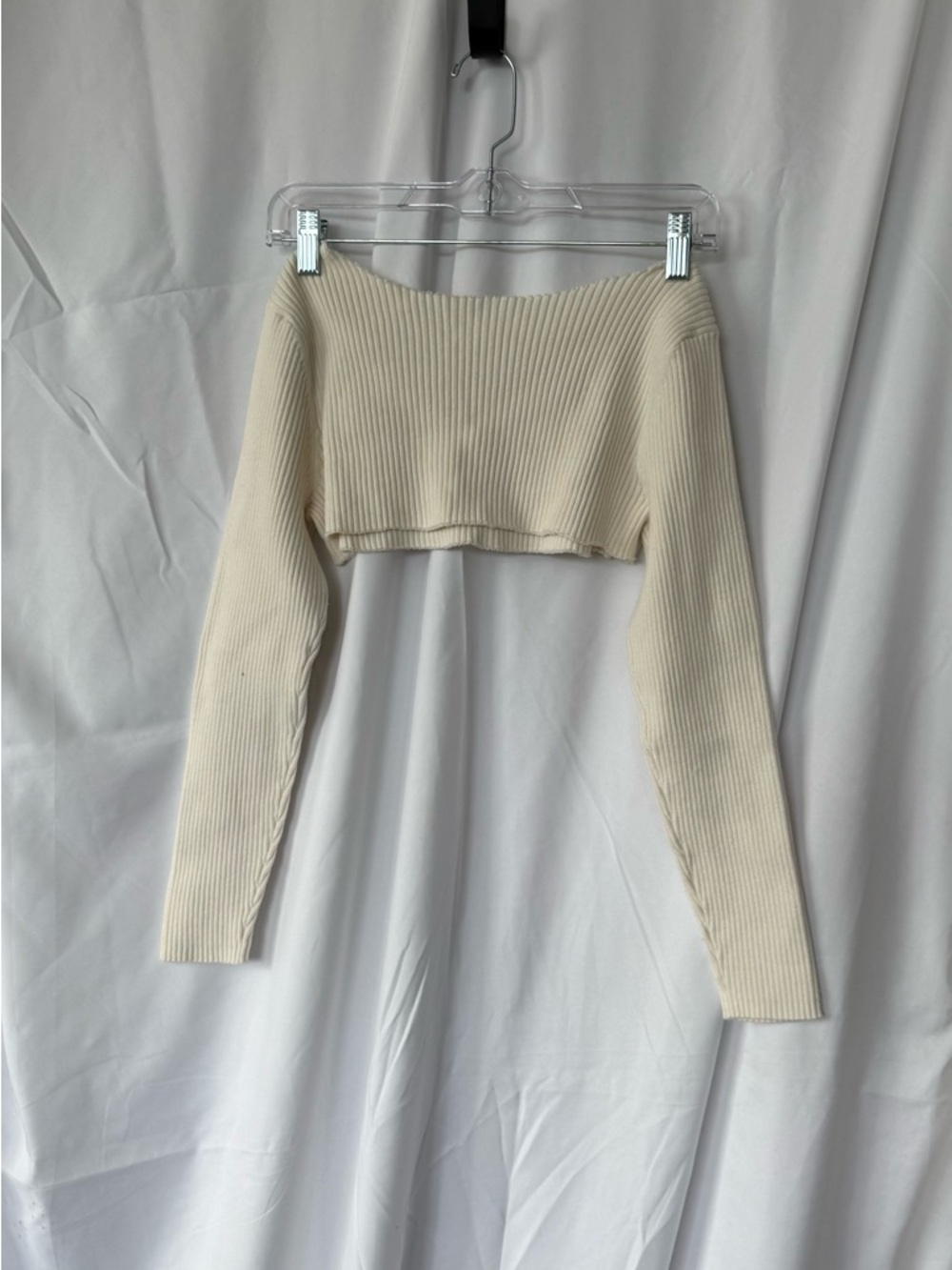 Cropped Ribbed Long-Sleeve Top in Cream
